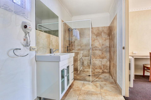 Wintersun Gardens Motel - Accommodation Gladstone 9