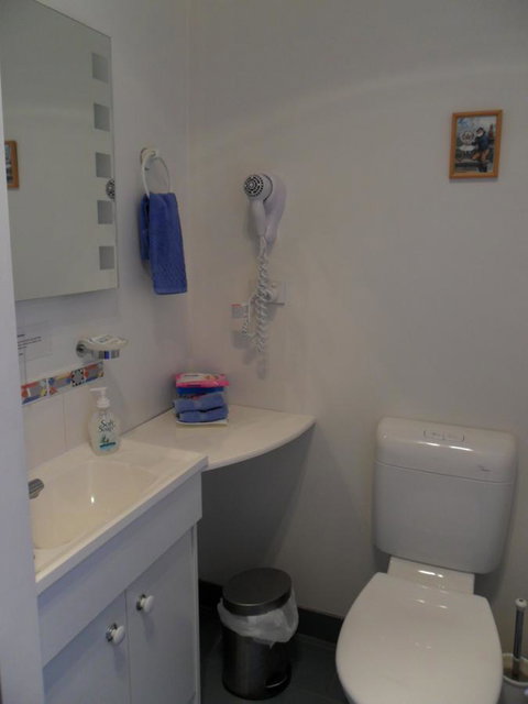 Freycinet Waters - Accommodation Gladstone 16