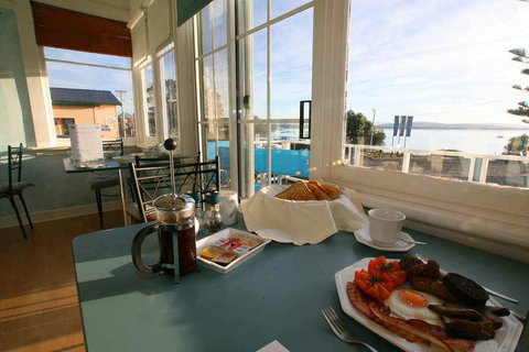 Freycinet Waters - Accommodation Gladstone 3