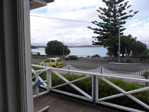 Freycinet Waters - Accommodation Gladstone 12