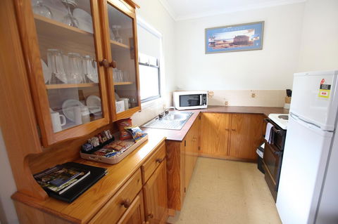 The Fox And Hounds Historic Hotel - Accommodation Gladstone 4