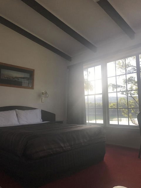 The Fox And Hounds Historic Hotel - Accommodation Gladstone 15