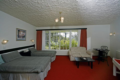 The Fox And Hounds Historic Hotel - Accommodation Gladstone 30
