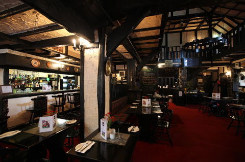The Fox And Hounds Historic Hotel - Accommodation Gladstone 35