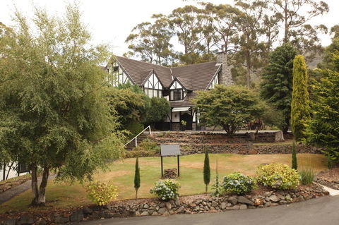 The Fox And Hounds Historic Hotel - Accommodation Gladstone 39