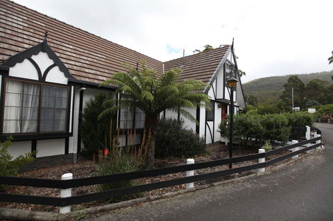 The Fox And Hounds Historic Hotel - Accommodation Gladstone 29