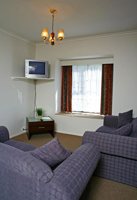 The Fox And Hounds Historic Hotel - Accommodation Gladstone 24