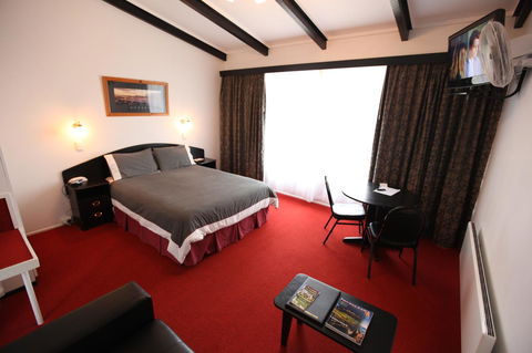 The Fox And Hounds Historic Hotel - Accommodation Gladstone 16