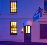 Lotus Gogh Apartment - Accommodation Gladstone