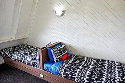 Diamond Island Resort - Accommodation Gladstone 13