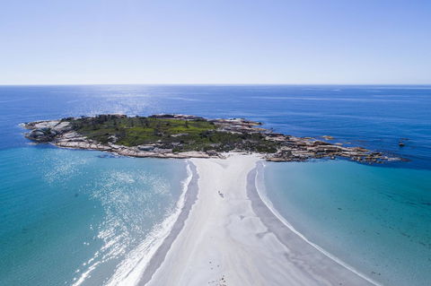 Diamond Island Resort - Accommodation Gladstone 2