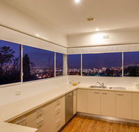 City Lights - Accommodation Gladstone