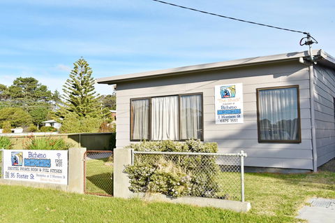 Bicheno Backpackers - Accommodation Gladstone 12