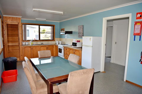 Bicheno Backpackers - Accommodation Gladstone 6