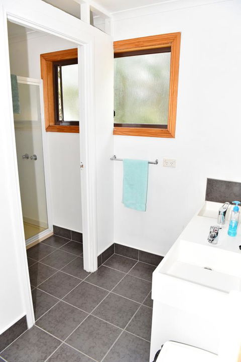 Bicheno Backpackers - Accommodation Gladstone 7