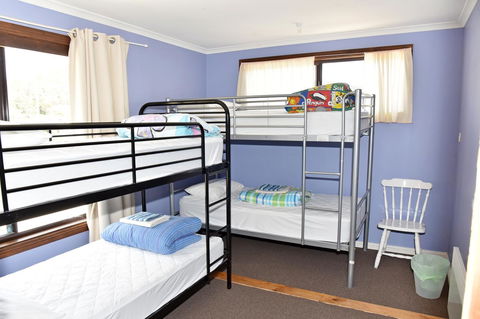 Bicheno Backpackers - Accommodation Gladstone 1