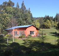 Whispering Spirit Holiday Cottages  Mini Ponies - Accommodation Gladstone