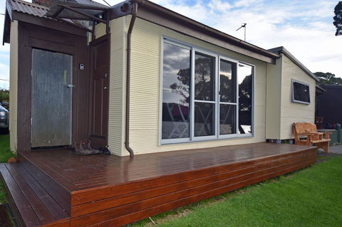 Lettes Hideaway - Accommodation Gladstone 2