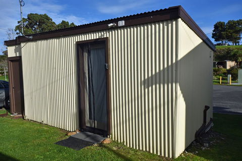 Lettes Hideaway - Accommodation Gladstone 3