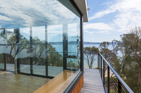 Blessington Beach Retreat - Accommodation Gladstone 0