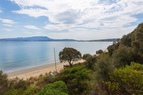 Blessington Beach Retreat - Accommodation Gladstone 36
