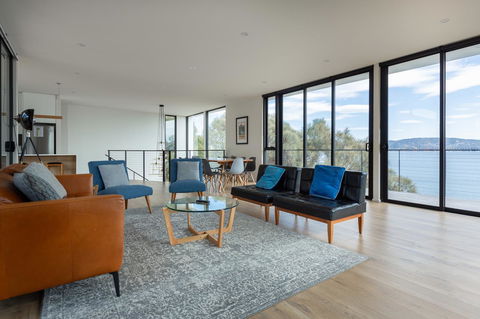 Blessington Beach Retreat - Accommodation Gladstone 2