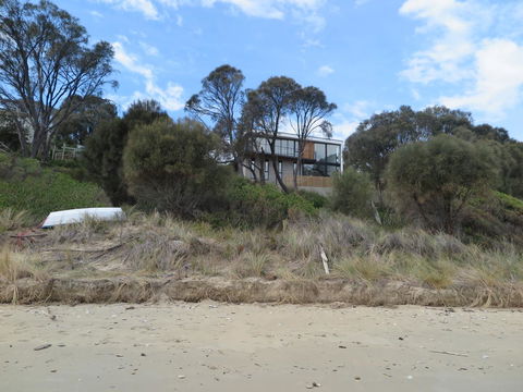 Blessington Beach Retreat - Accommodation Gladstone 38