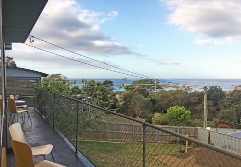 Up The Back - Accommodation Gladstone 27