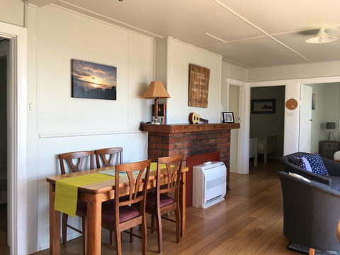 Up The Back - Accommodation Gladstone 7