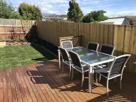 Self Contained Beach View Apartment - Accommodation Gladstone 15