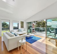 Seas The Day - Seaside Getaway - Accommodation Gladstone