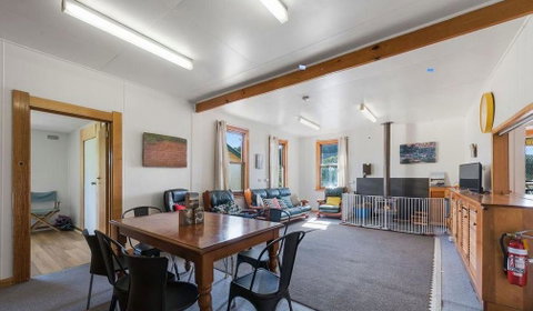 Return To Sender Lodge - Accommodation Gladstone 6