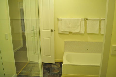 GreenGate Cottages - Accommodation Gladstone 27