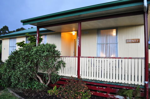 GreenGate Cottages - Accommodation Gladstone 2