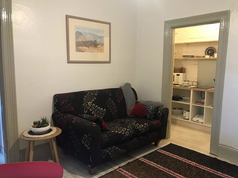 Maple Cottage - Accommodation Gladstone 10
