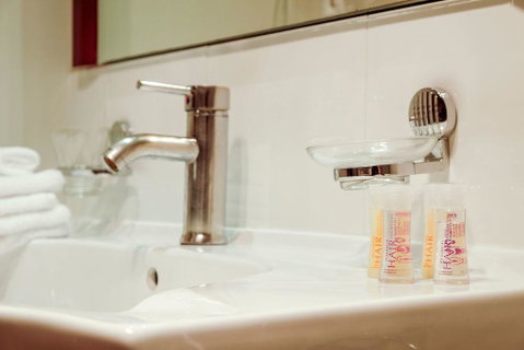 Apartment 104 - Accommodation Gladstone 2