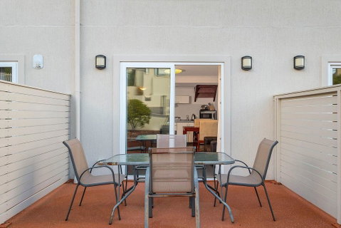 Apartment 104 - Accommodation Gladstone 6