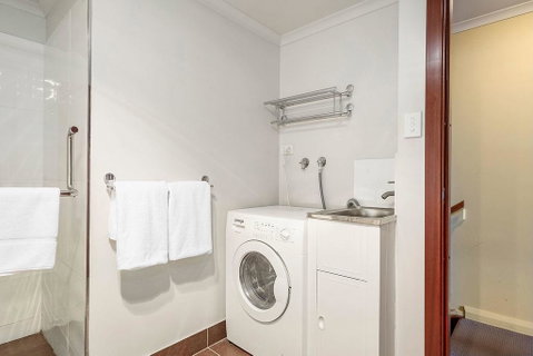 Apartment 104 - Accommodation Gladstone 13