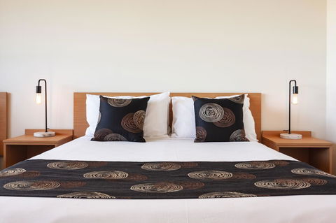 Black Buffalo - Accommodation Gladstone 2