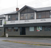 Bridge Hotel - Accommodation Gladstone