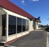 Regatta Point Tavern  Holiday Villas - Accommodation Gladstone