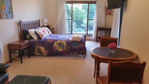 Beezneez B&B - Accommodation Gladstone 2