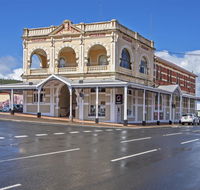 The Empire Hotel - Accommodation Gladstone