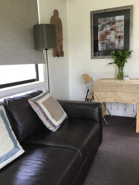Nextdoor@portarthur - Accommodation Gladstone 6