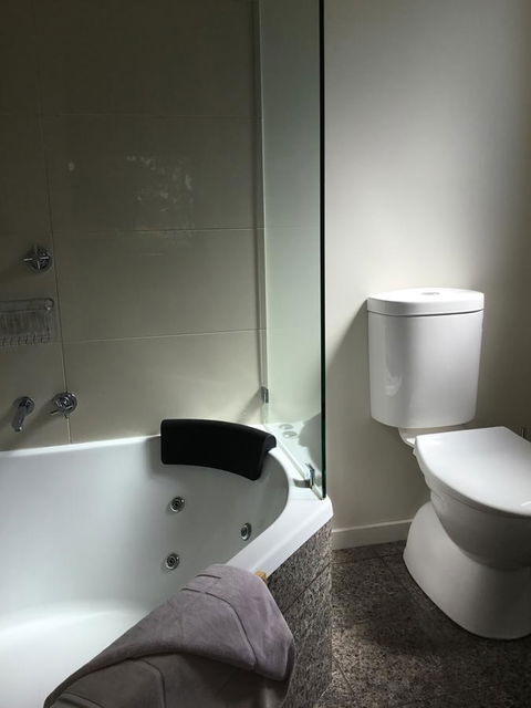 Nextdoor@portarthur - Accommodation Gladstone 11