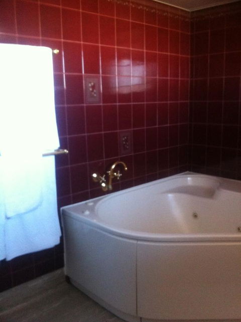 The Waterloo Hotel - Accommodation Gladstone 37