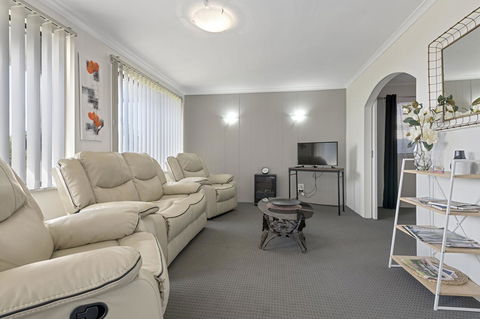 Aruba Apartments - Accommodation Gladstone 9