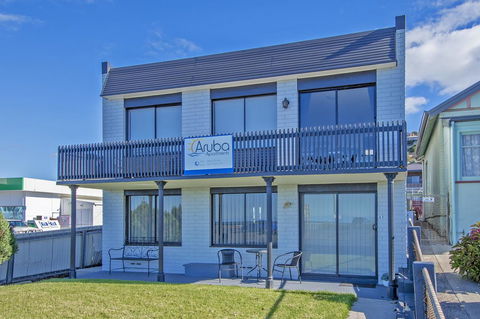Aruba Apartments - Accommodation Gladstone 3