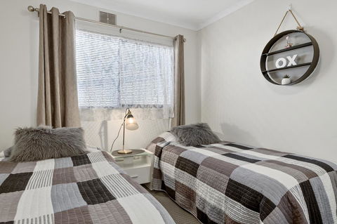Aruba Apartments - Accommodation Gladstone 7