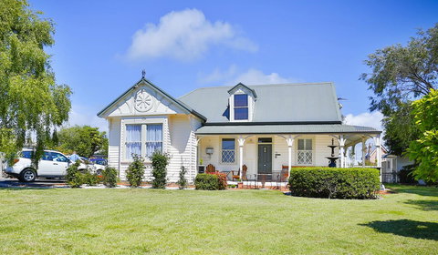 The Port Masters Lodgings - Accommodation Gladstone 24